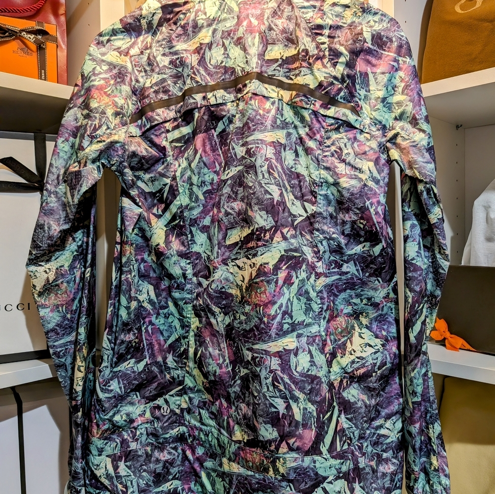 Lululemon Jacket - Picture 2 of 5